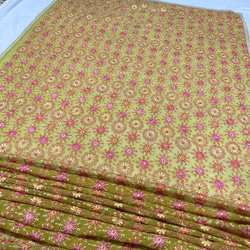 インド刺繍布 花火 黄緑 カーキ 花 エスニック 生地 はぎれ ボヘミアン 北欧 アジアン ボヘミアン ストール レトロ 7枚目の画像