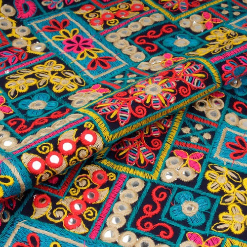 インド刺繍布 ミラーワーク 生地 エスニック アジアン 花 パッチ