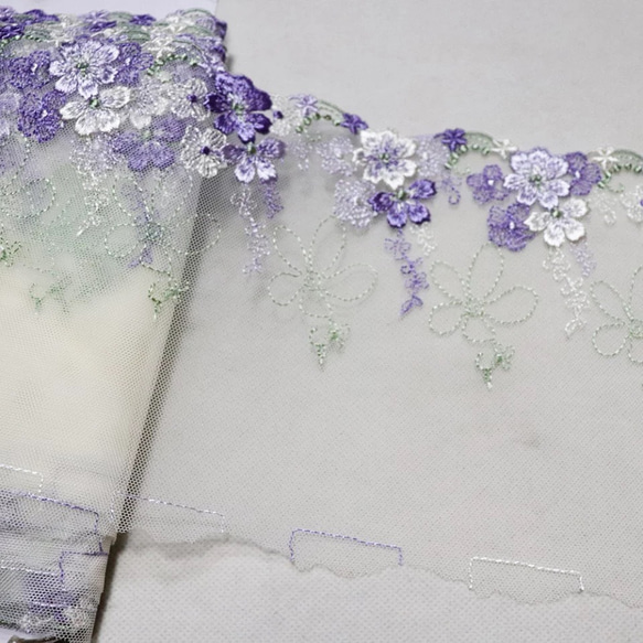 白 花刺繍 チュールレース 紫 アンティーク 洋裁 手芸 生地 布 ハンドメイド 刺繍マスク レースマスク に はぎれ