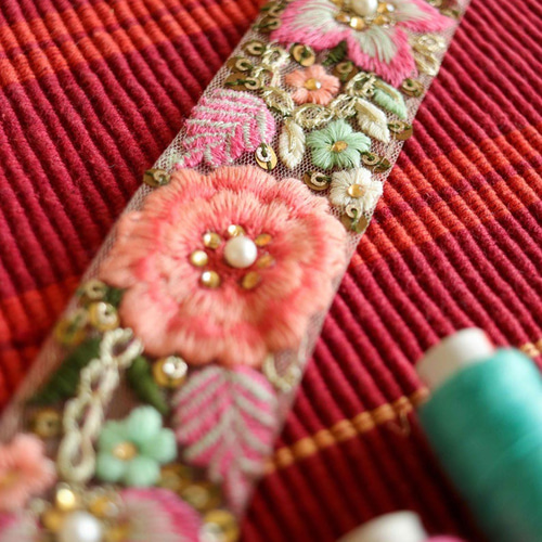 インド刺繍リボン ヴィンテージ アンティーク 花 テープ 手芸 パール  