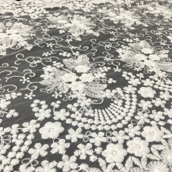 刺繍レース 白 花 幅広 両山 結婚式 刺繍布 素材 カフェカーテン 手芸 生地 テーブルクロス 綿 チュールレース 6枚目の画像