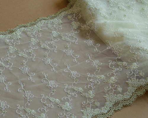 あゆちゃん★White★チュール★薔薇✿刺繍レース★ハンドメイドマスク あゆちゃん様専用☆White☆チュール☆薔薇✿刺繍レース