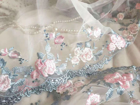 刺繍レース チュール 薔薇の花 白 ハンドメイド資材 ドールドレス 人形 洋服 アンティーク 洋裁 手作り ドレス 生地 3枚目の画像