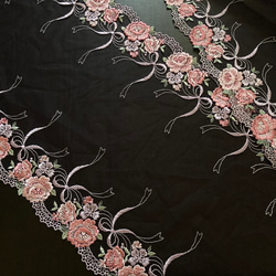 薔薇の花 刺繍チュールレース 幅広 両耳 刺繍リボン ピンク 紫 ブライス 服 アンティークローズ ランジェリーレース 1枚目の画像