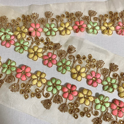 インド刺繍リボン ミルキーカラー 花 金 ゴールド ピンク 黄色 黄緑エスニック ケミカルレース 刺繍チュールレース 4枚目の画像