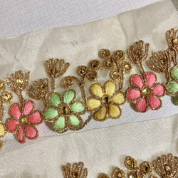 インド刺繍リボン ミルキーカラー 花 金 ゴールド ピンク 黄色 黄緑エスニック ケミカルレース 刺繍チュールレース 5枚目の画像