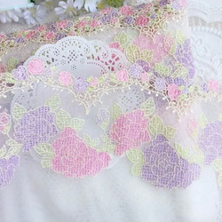 刺繍チュール 白レース 薔薇 ピンク 紫 ハンドメイド素材 ドレス プリンセス アンティークローズ かわいい 生地 布 4枚目の画像