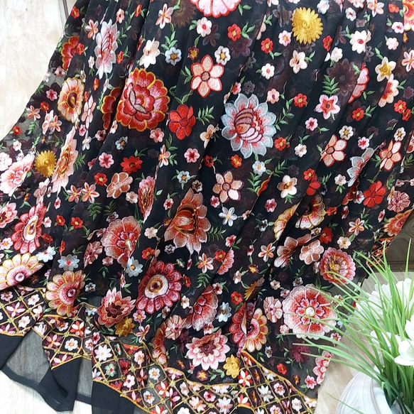 中2023/➀❤︎着物、帯、インド刺繍等生地のマジェステ❤︎ 邪魔くさくっ