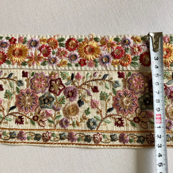 インド刺繍リボンセット シルク100% ひまわり 花 ボタニカル 刺繍布 テープ チロリアンテープ 洋裁 着物帯 生地 6枚目の画像