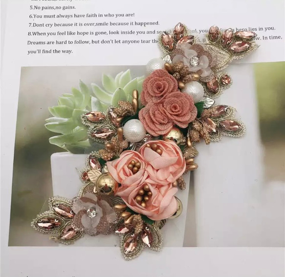 インド刺繍リボン 結婚式 3D立体 薔薇 花 刺繍レース ブローチ アクセサリー アンティーク ワッペン ドレス 北欧 1枚目の画像