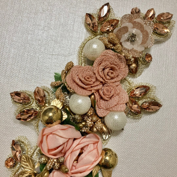 インド刺繍リボン 結婚式 3D立体 薔薇 花 刺繍レース ブローチ アクセサリー アンティーク ワッペン ドレス 北欧 4枚目の画像