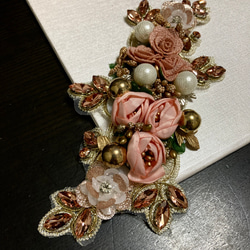 インド刺繍リボン 結婚式 3D立体 薔薇 花 刺繍レース ブローチ アクセサリー アンティーク ワッペン ドレス 北欧 8枚目の画像