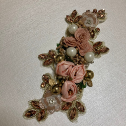インド刺繍リボン 結婚式 3D立体 薔薇 花 刺繍レース ブローチ アクセサリー アンティーク ワッペン ドレス 北欧 9枚目の画像