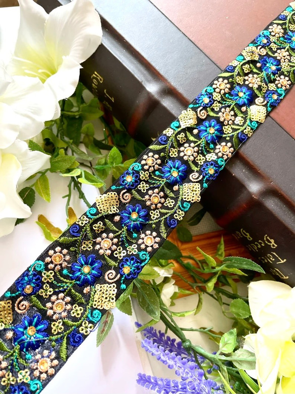 インド刺繍リボン 青 黒 ゴールド 花 キラキラ ラインストーン スパンコール 宝石 アンティーク チロリアンテープ 布