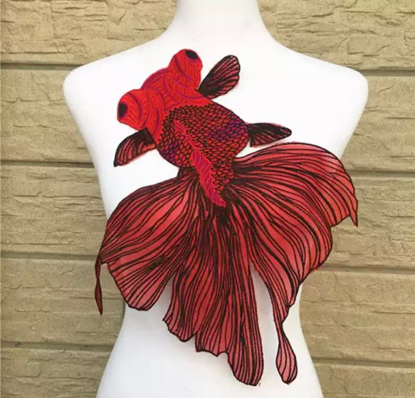 特大 刺繍ワッペン 赤 金魚 出目金 和柄 着物 手芸 アップリケ