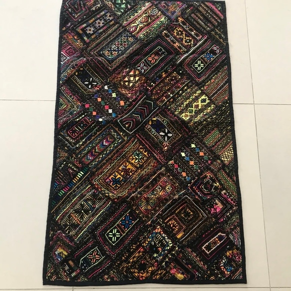インド刺繍 タペストリー ラグ 敷物 手刺繍 エスニック