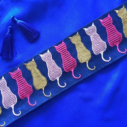 インド刺繍リボン 猫 ネコ チロリアンテープ 幅広 花 北欧 レトロ ヴィンテージ アンティーク エスニック 青 動物 4枚目の画像