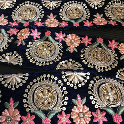 ベルベット インド刺繍リボン 幅広テープ 布 アンティーク エスニックビーズ 3枚目の画像