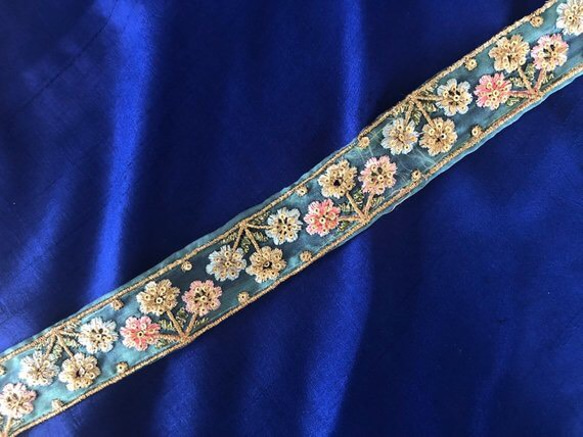 インド刺繍リボン ヴィンテージ アンティーク 花 スパンコール レース チロリアンテープ 装飾テープ エスニック 水色 5枚目の画像