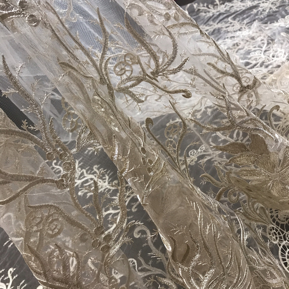刺繍チュール 白レース 花刺繍 アンティーク ヴィンテージ 結婚式 ワンピース 生地 布 衣装 ウェディングドレス 金 9枚目の画像