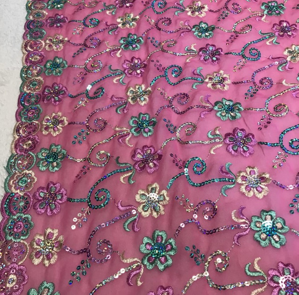 インド 刺繍 ドゥパタ 布チュール 衣装 サリー 花刺繍 はぎれ スカート ショール カーテン レース ドレス スカーフ 10枚目の画像