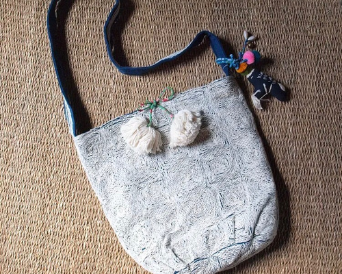 タイ　モン族　カレン族　民族刺繍　手刺繍　ショルダーバッグ　ヴィンテージ　手仕事 カレン族織り刺繍ショルダーバッグ【A】 | Pay ID