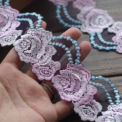 薔薇レース ピンク 水色 スカラップ 刺繍リボン 花 ヴィンテージ アンティーク花 ハンドメイド 北欧 手芸 フランス 3枚目の画像