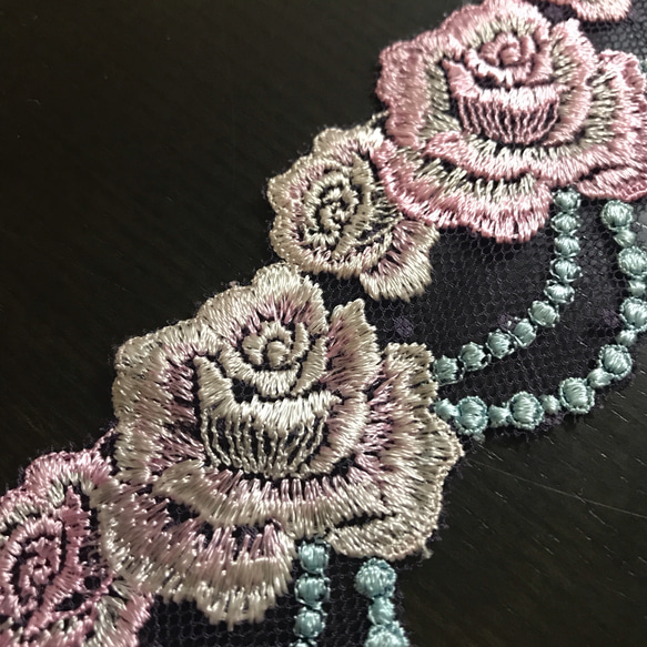 薔薇レース ピンク 水色 スカラップ 刺繍リボン 花 ヴィンテージ アンティーク花 ハンドメイド 北欧 手芸 フランス 4枚目の画像