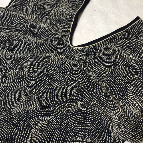 黒 モン族　襟　藍染　インディゴ　刺繍　ハンドメイド　9点 ベトナム 黒モン族の藍染め麻混ストール｜旅する雑貨屋 ゆいゆい堂
