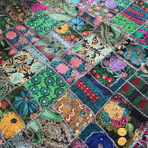 インド 刺繍リボン 布 パッチワーク タペストリー 敷物 ラグ