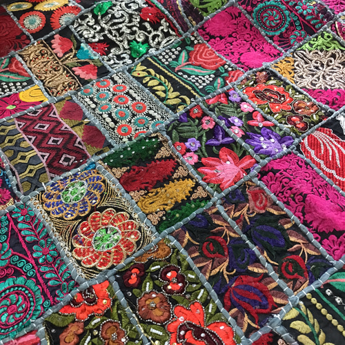 インド刺繍リボン 布 パッチワーク敷物 ラグ ヴィンテージ インド刺繍リボン 布 パッチワーク敷物 ラグ ヴィンテージ