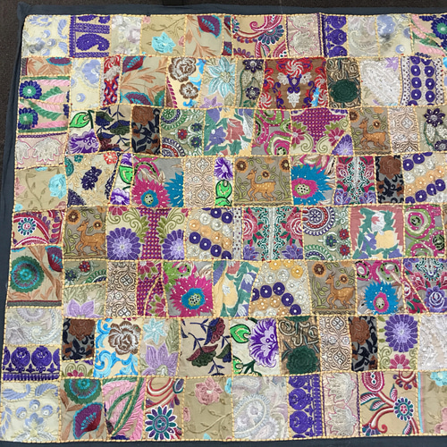 インド刺繍リボン パッチワーク タペストリー 敷物 動物 花 ベージュ 