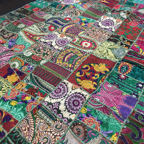 インド刺繍リボン 布 生地 はぎれ パッチワーク タペストリー 敷物