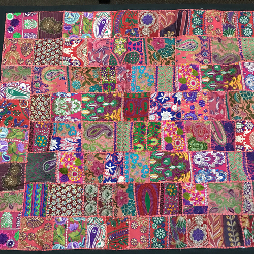 インド刺繍リボン パッチワークキルト 布 古布 ハンドメイドカバー 赤