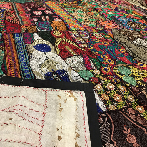 インド刺繍ラグ ミラーワーク パッチワーク ハンドメイド 敷物