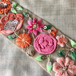 インド刺繍リボン 花 アンティークレース ピンク 薔薇 バラ チロリアンテープ リバティ バイアステープ チュールレース 4枚目の画像