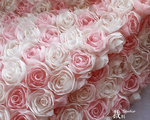 【美品】さえらレンイダンス　立体薔薇フリルのポンチョ白パーティー 美品】さえらレンイダンス 立体薔薇フリルのポンチョ白パーティー