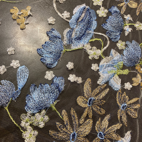 白 青 花刺繍チュール レース カーテン フランスアンティーク 手芸 生地 布 北欧 ボタニカル 水色ドレス かわいい 9枚目の画像