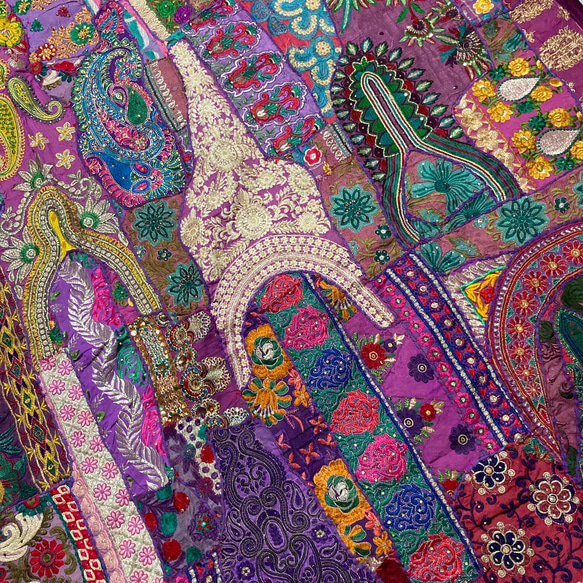 インド パッチワーク 刺繍 カバー ラグ エスニック ヨガ ラリーキルト 紫 アンティーク アジアン 敷物 レトロ 7枚目の画像