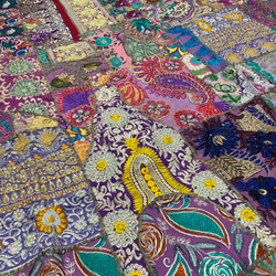 インド刺繍ラグ 敷物 カーペット ヴィンテージ ラリーキルト エスニック 紫 パッチワーク キルト アジアン 北欧 9枚目の画像