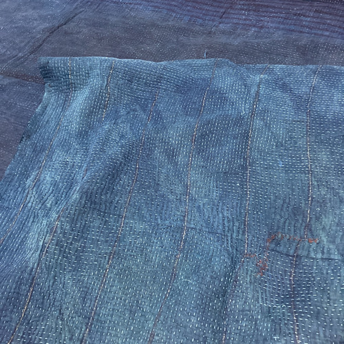 インド 手刺繍 ヴィンテージラリーキルトカバー ラグ 青 刺し子 藍染