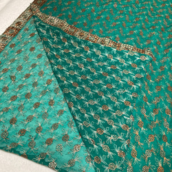 インド刺繍布 生地 緑 茶色 花刺繍 ボタニカル レース チュール ヴィンテージ 9枚目の画像