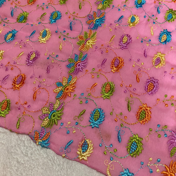 インド刺繍布 ドゥパタ ピンク 花レース ボタニカル アジアン エスニック 生地 8枚目の画像