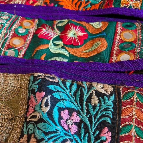 インド刺繍リボン 紫 パッチワーク アンティーク エスニック 布