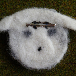 羊さんのブローチ 2枚目の画像