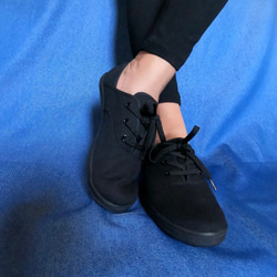 Adeia舒適 簡單 輕鬆 穿好鞋  碳霧黑  帆布休閒鞋 第8張的照片