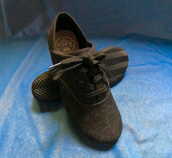 Adeia舒適 簡單 輕鬆 穿好鞋  牛仔布  黑色  休閒帆牛仔布    休閒帆布鞋 第5張的照片