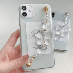 ✳︎iPhone15シリーズ対応✳︎ 大きな蝶々とハートのスマホチェーンつきiPhoneケース 4枚目の画像