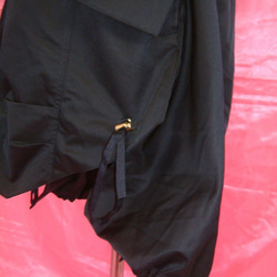 個性的な黒のハーフ・コートです 5枚目の画像
