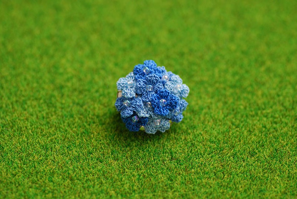 小さな花束ブローチ✳︎青い紫陽花✳︎ 2枚目の画像